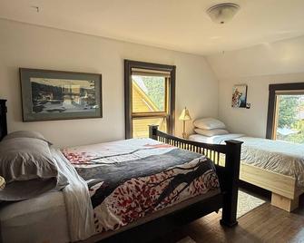 The best downtown location in Revelstoke - Revelstoke - Slaapkamer