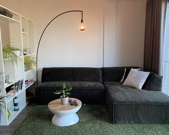 Fantastic Studio with free private car parking - Den Bosch - Huiskamer