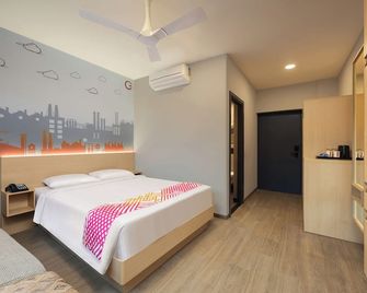 Ginger Noida Sector 63 - Noida - Bedroom