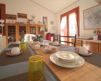 Magma Guest House - Ragalna - Dining room