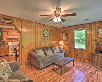 Secluded Marshall Cabin Near Appalachian Trail - Marshall - Sala de estar