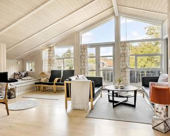 Cozy Home In Skals With Wifi - Skals - Sala de estar