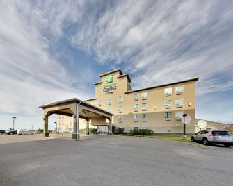 Holiday Inn Express & Suites Edmonton-International Airport - Nisku - Building