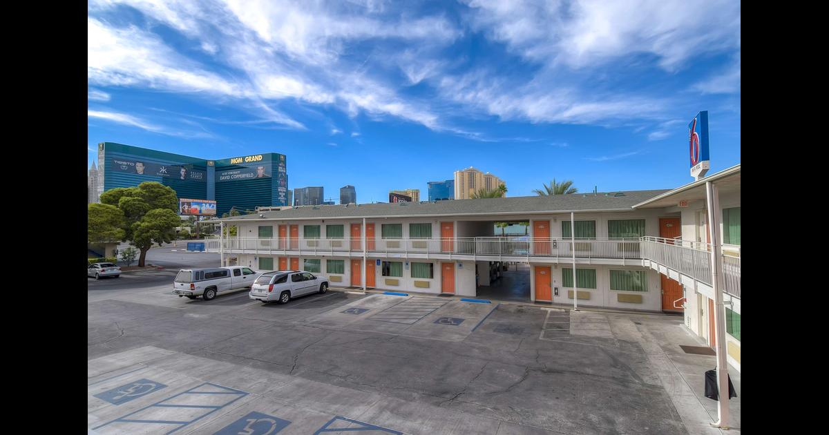Motel 6 las vegas tropicana 51 1 3 4 las vegas hotel deals