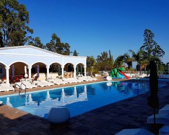 Hotel Akropolis - סרה נגרה - בריכה