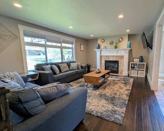 Family Friendly Home - Utah Valley Sanctuary - Orem - Wohnzimmer