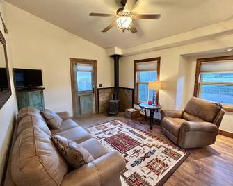 gorgeous modern cabin on private ranch - Gunnison - Obývací pokoj