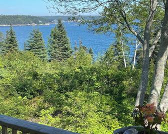 Maine Coast House with Spectacular Ocean Views and Beach for Swimming - South Bristol - Balkon