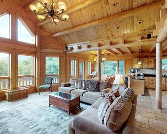 Grand Jay Lodge, Ultimate Log Luxury, Stunning Views, Hot Tub & Sauna, Ev Charger, 3d Tour - Upper Jay - Sala de estar