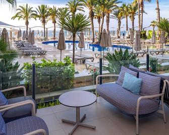 Caprici Beach Hotel & Spa - Santa Susanna - Patio