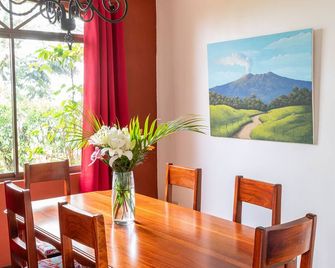 Panoramic Paradise, Luxury Comfort, Vista de Paz - Turrialba - Comedor