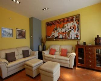 Hotel Led Sitges - Sitges - Living room