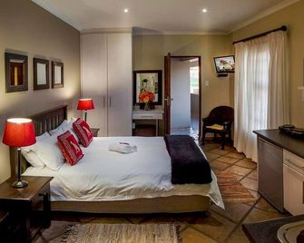 Quiet Guest Room With Double bed and Kitchen, Near Port Elizabeth - Puerto Elizabeth - Habitación