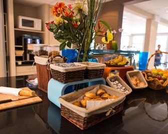 Hotel Select - Saint-Denis - Açık büfe