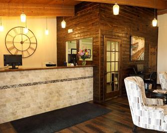 Northern Lights Inn Rugby - Rugby - Front desk