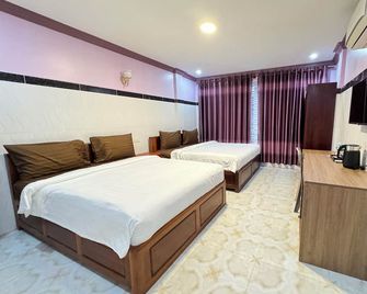 The Cozy Corner-Budget Hotel - Kampot - Schlafzimmer