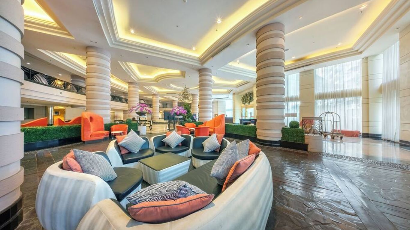 Jomtien Palm Beach Hotel And Resort