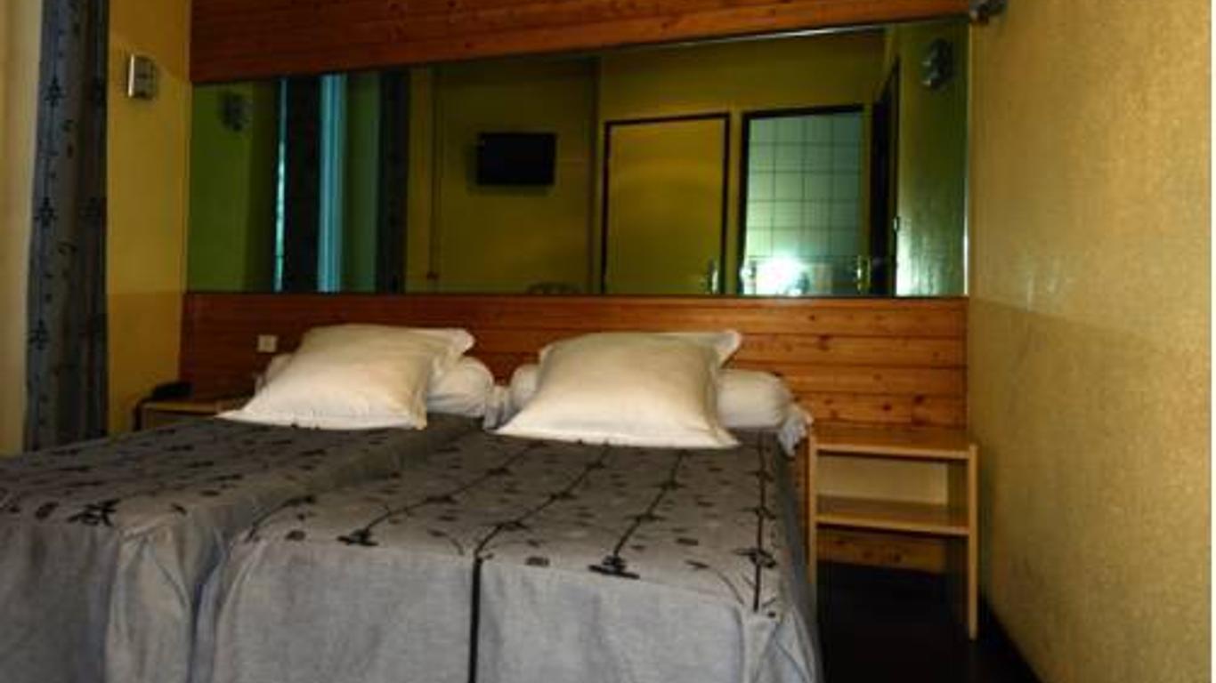Dyke Hotel