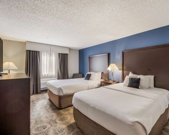 Red Lion Inn And Suites Sequim - Sequim - Bedroom