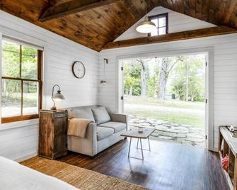 Historic Hudson Valley Estate - هايد بارك - غرفة معيشة