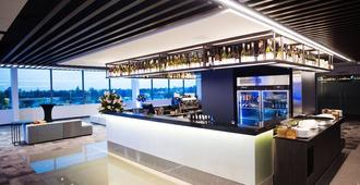 Jet Park Hotel Auckland Airport - Auckland - Bar