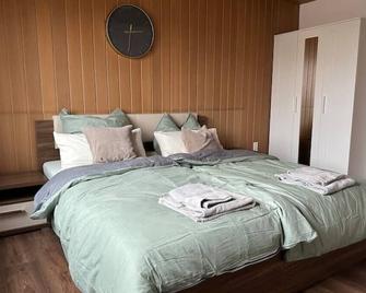 Ferienwohnung Malin - Ludwigshafen am Rhein - Bedroom