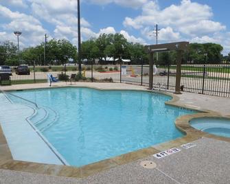 Hotel Texas Hallettsville - Hallettsville - Pool