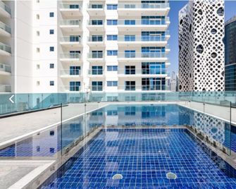 Super OYO 789 Home Ag Tower - 1011a & 1111a, Business Bay - Dubai - Bể bơi