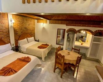 Suites Paraiso Tequis - Tequisquiapan - Soverom