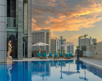 Renaissance Business Bay Hotel, Dubai - Dubai - Pool