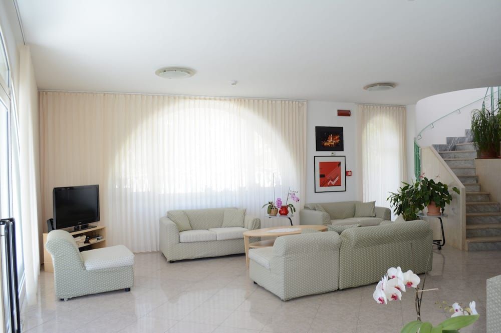 Hotel Maronti - Barano d'Ischia - Living room