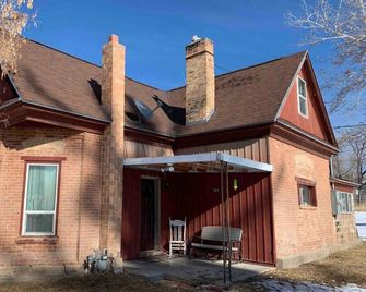 The Jailer's Cottage Entire Home Sleeps 12 - Spring City - Edificio