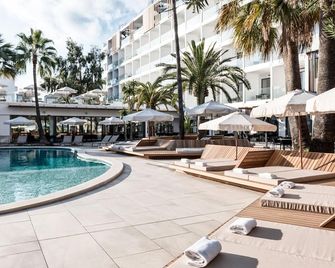 Bordoy Alcudia Port Suites - Adults Only - אלסודיה - בריכה