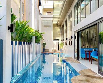 Ferra Premier by JG - Boracay - Pool