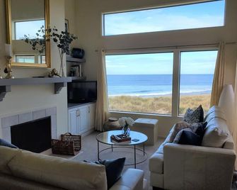 Beachfront Condo With Spectacular View - Watsonville - Wohnzimmer