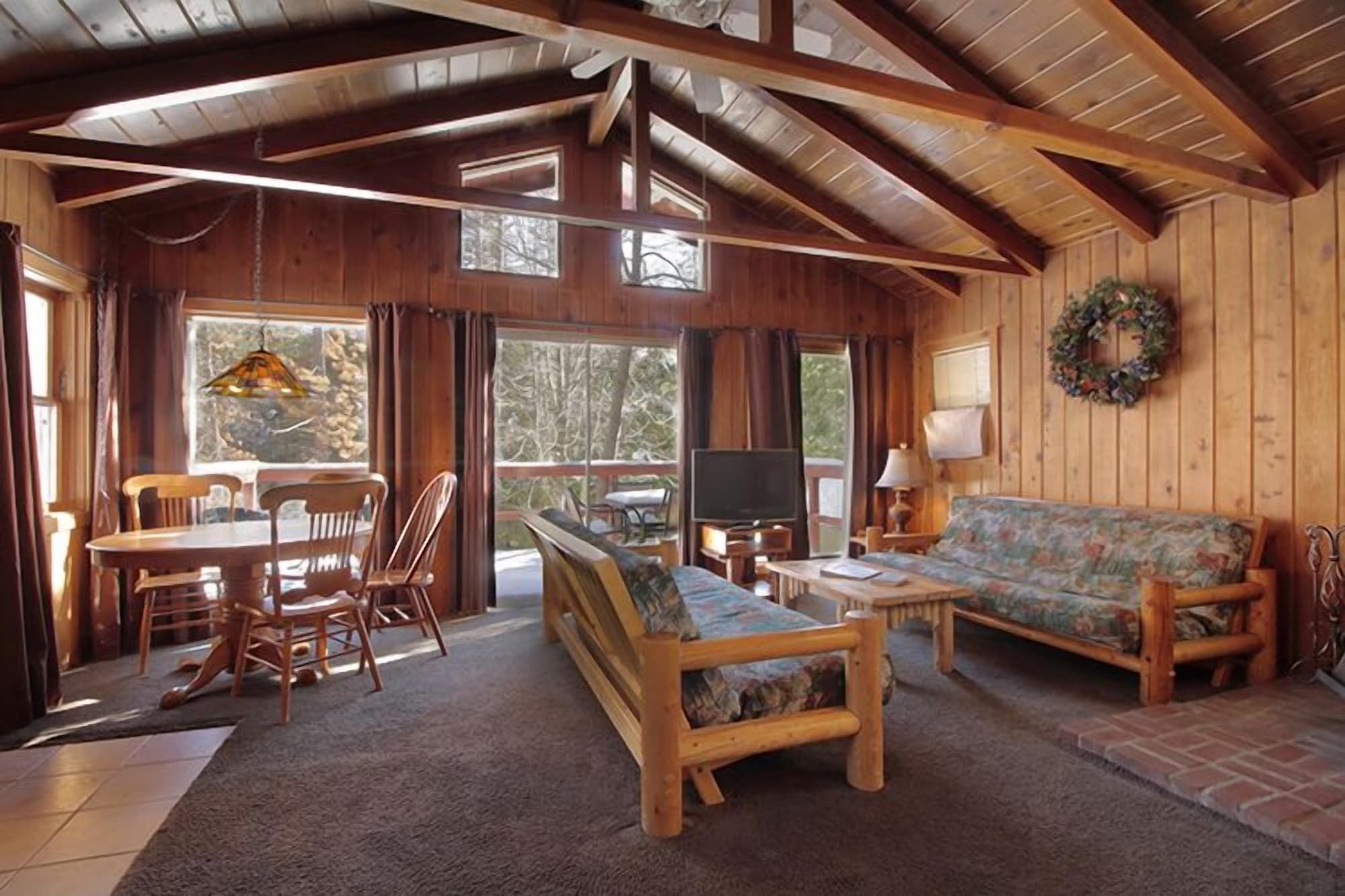 Silver Pines Lodge - Idyllwild - Wohnzimmer