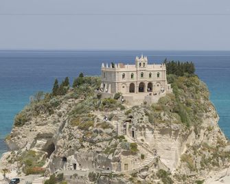 Townhouse Tropea - Tropea