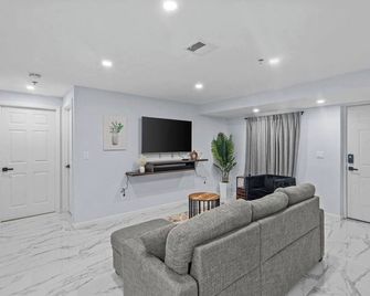 The Luxurious loft - Newark - Living room