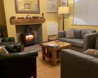 The Old Posthouse B&B - Ingham - Living room