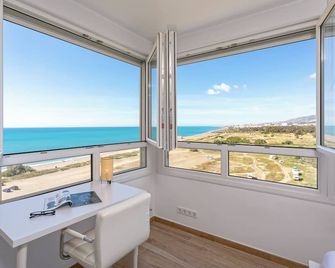 صن ستاي جوادالمار لوفت سي فيو - ملقة - شرفة