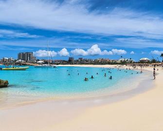 Studio MARINA brand new comfort with views of the marina - Marigot - Plage