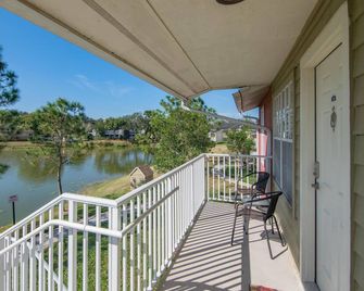 Water Front - Corner Location -1 Bedroom 1 Bath - Brandon - Balcony