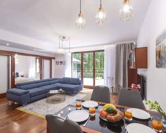 Haga 2 | Close to Beach Sopot Apartment | Parking - Sopot - Dining room