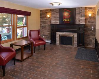 Red Roof Inn Plus+ & Suites Guilford - Guilford Center - Lobby