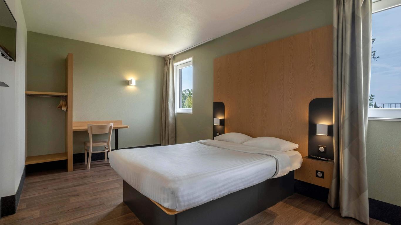 B&B HOTEL Niort Marais Poitevin Est