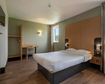 B&B HOTEL Niort Marais Poitevin Est - ניור - חדר שינה