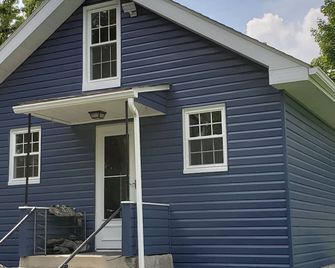 Cozy, Farmview Bungalow, with Central Location! - Янгстаун - Будівля