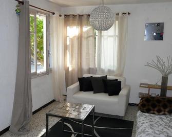 Côté Jardin B&B - Bédoin - Living room