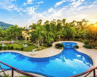 Mango Bloom River Resort - Rāmnagar - Uima-allas