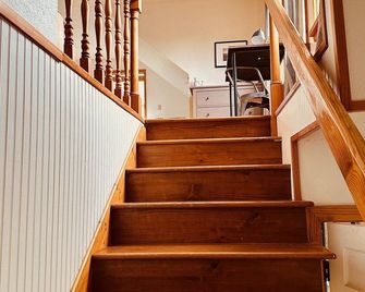 Mosaic On The Hill - San Marcos - Stairs